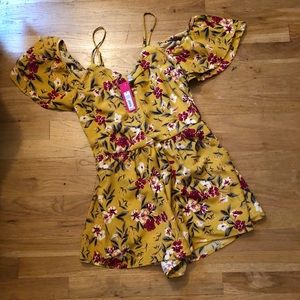 NWT women’s floral romper